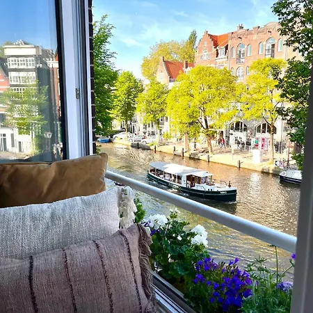 Canal House With A Unique View Apartmán