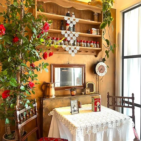 公寓 Canal House With A Unique View *